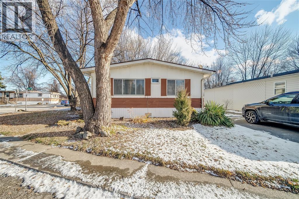 150 Michael, Lakeshore, Ontario N8N 2V7 - Photo 5 - 25031622