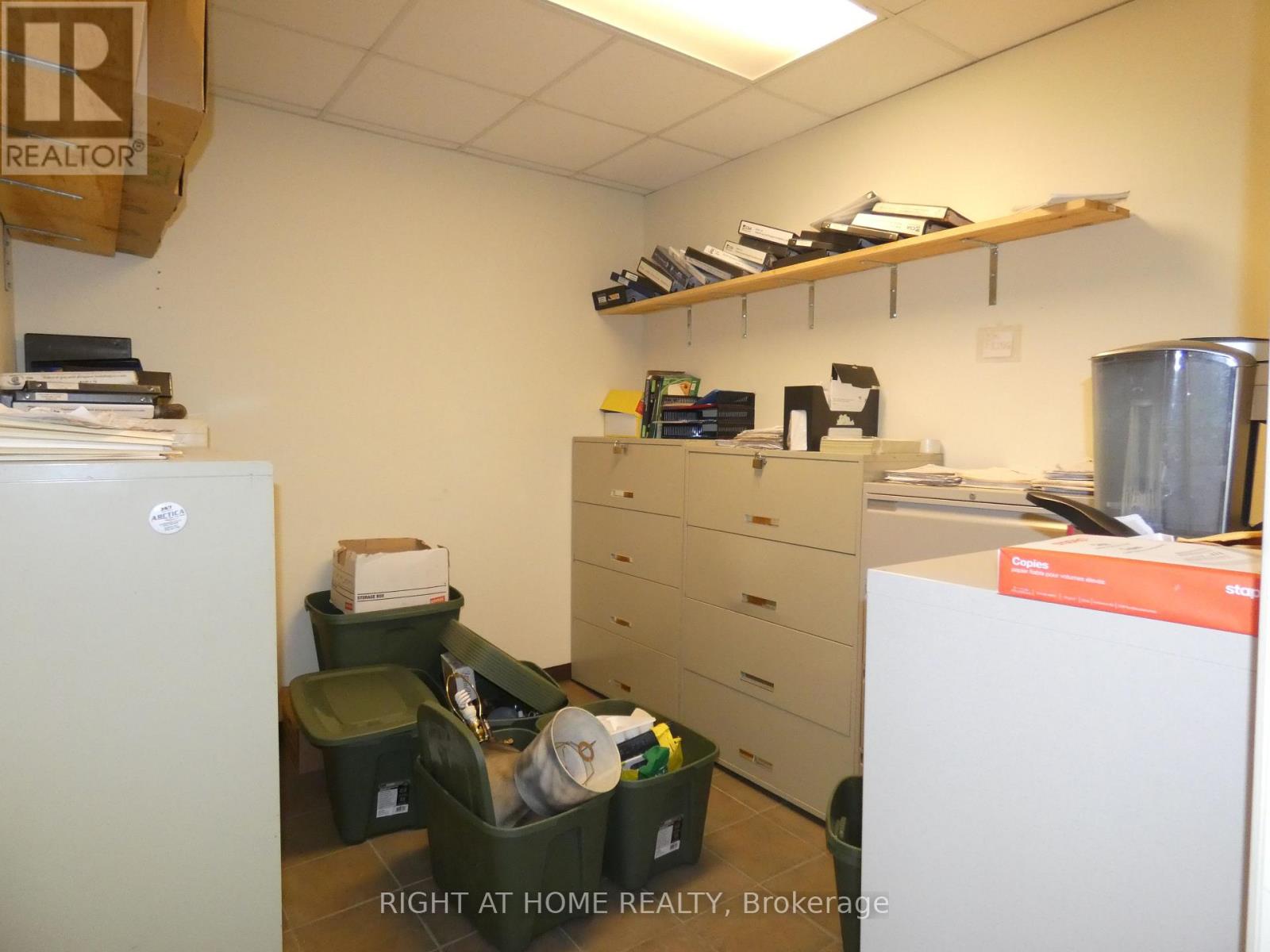 1319 Hammond Street, North Bay, Ontario  P1B 2J2 - Photo 6 - X12214090