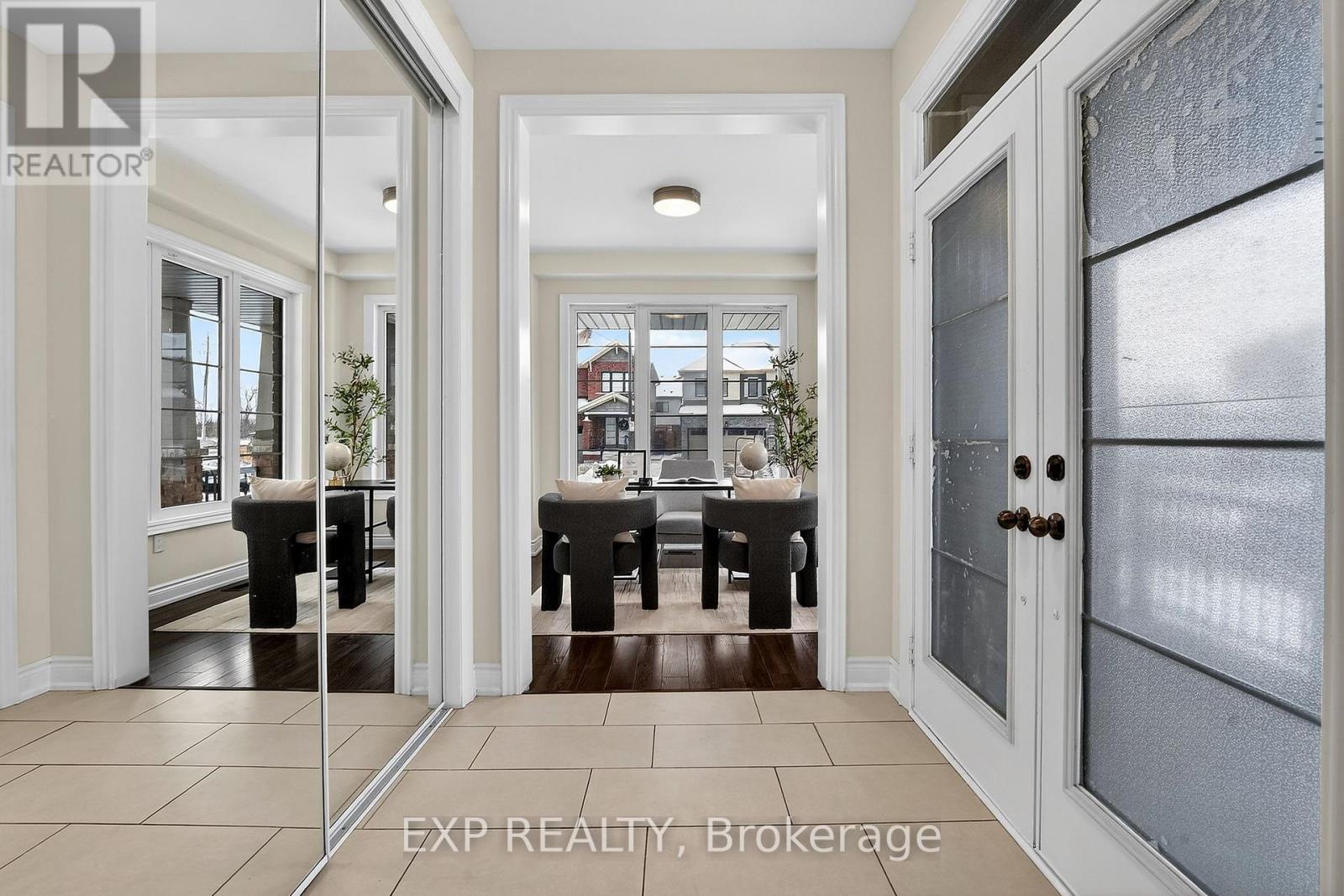 47 Pagebrook Crescent, Hamilton, Ontario  L8J 0K7 - Photo 5 - X12638174