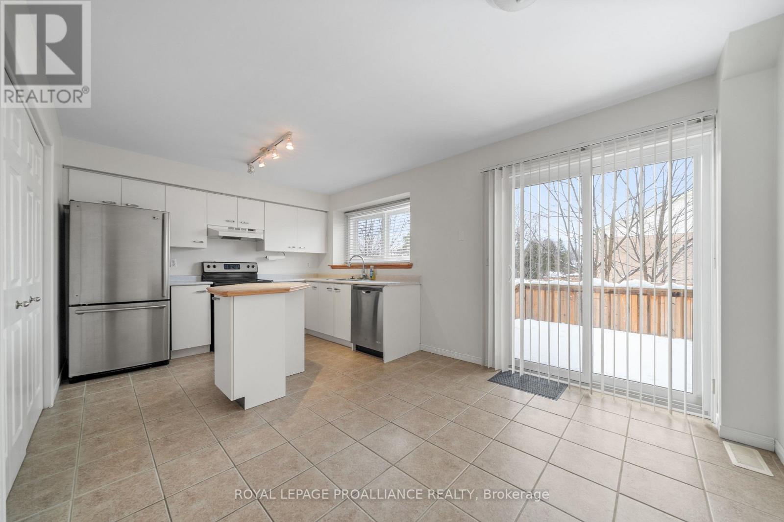 5 - 9 Progress Avenue, Belleville, Ontario  K8P 4Z3 - Photo 12 - X12638218