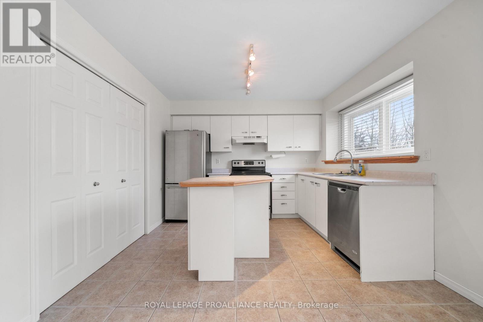 5 - 9 Progress Avenue, Belleville, Ontario  K8P 4Z3 - Photo 16 - X12638218