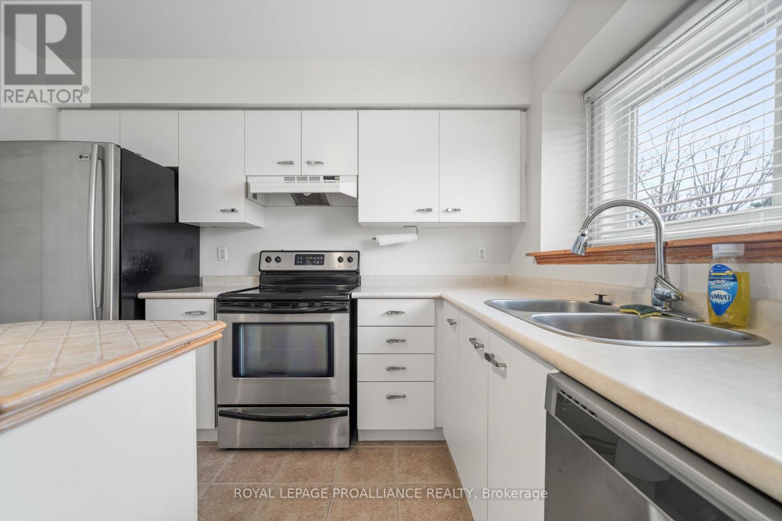 5 - 9 Progress Avenue, Belleville, Ontario  K8P 4Z3 - Photo 17 - X12638218