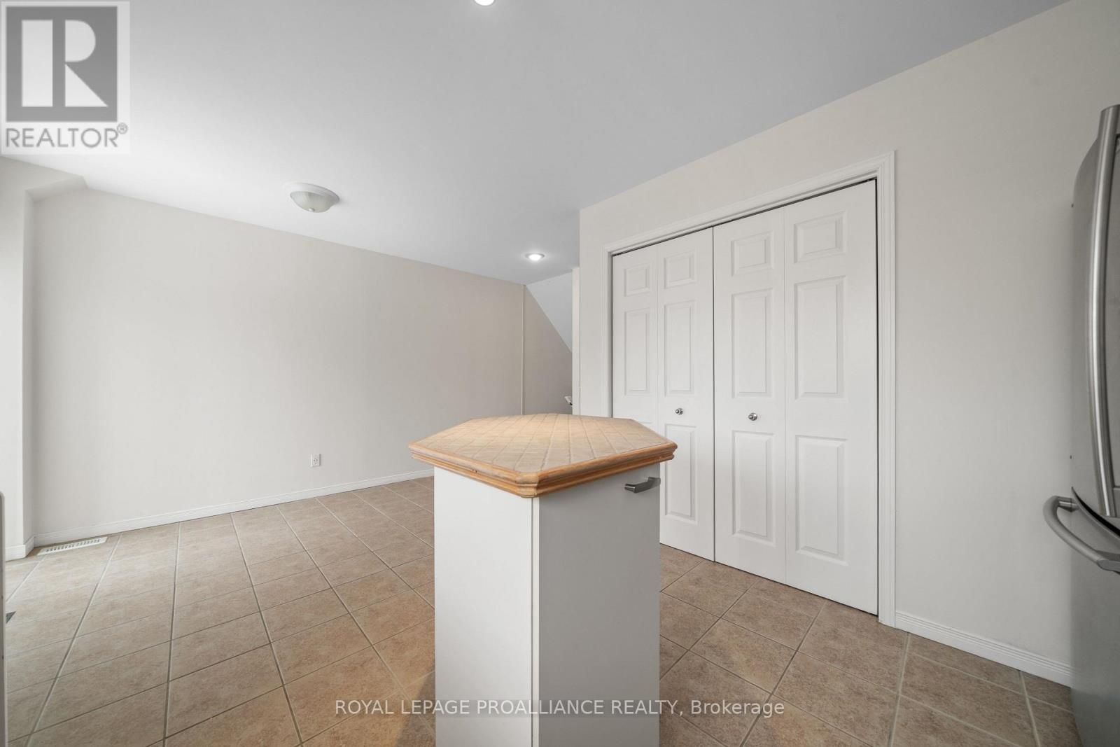 5 - 9 Progress Avenue, Belleville, Ontario  K8P 4Z3 - Photo 19 - X12638218