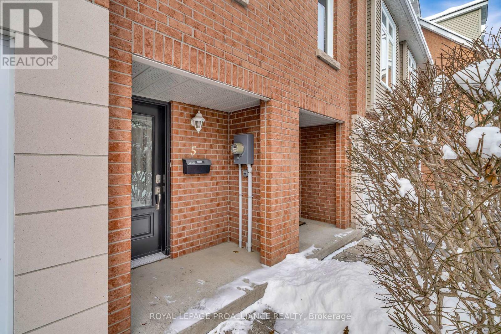 5 - 9 Progress Avenue, Belleville, Ontario  K8P 4Z3 - Photo 2 - X12638218