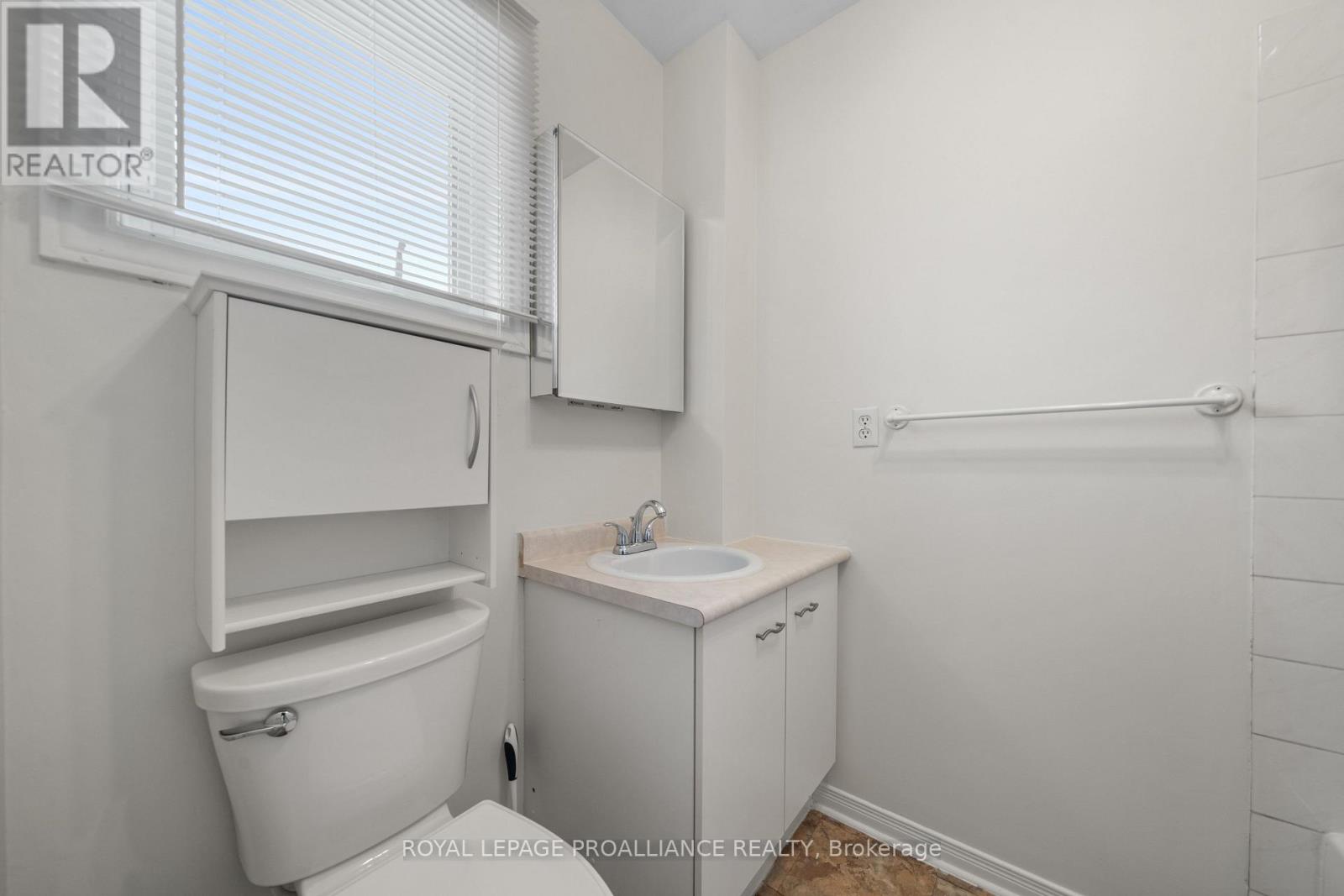 5 - 9 Progress Avenue, Belleville, Ontario  K8P 4Z3 - Photo 25 - X12638218