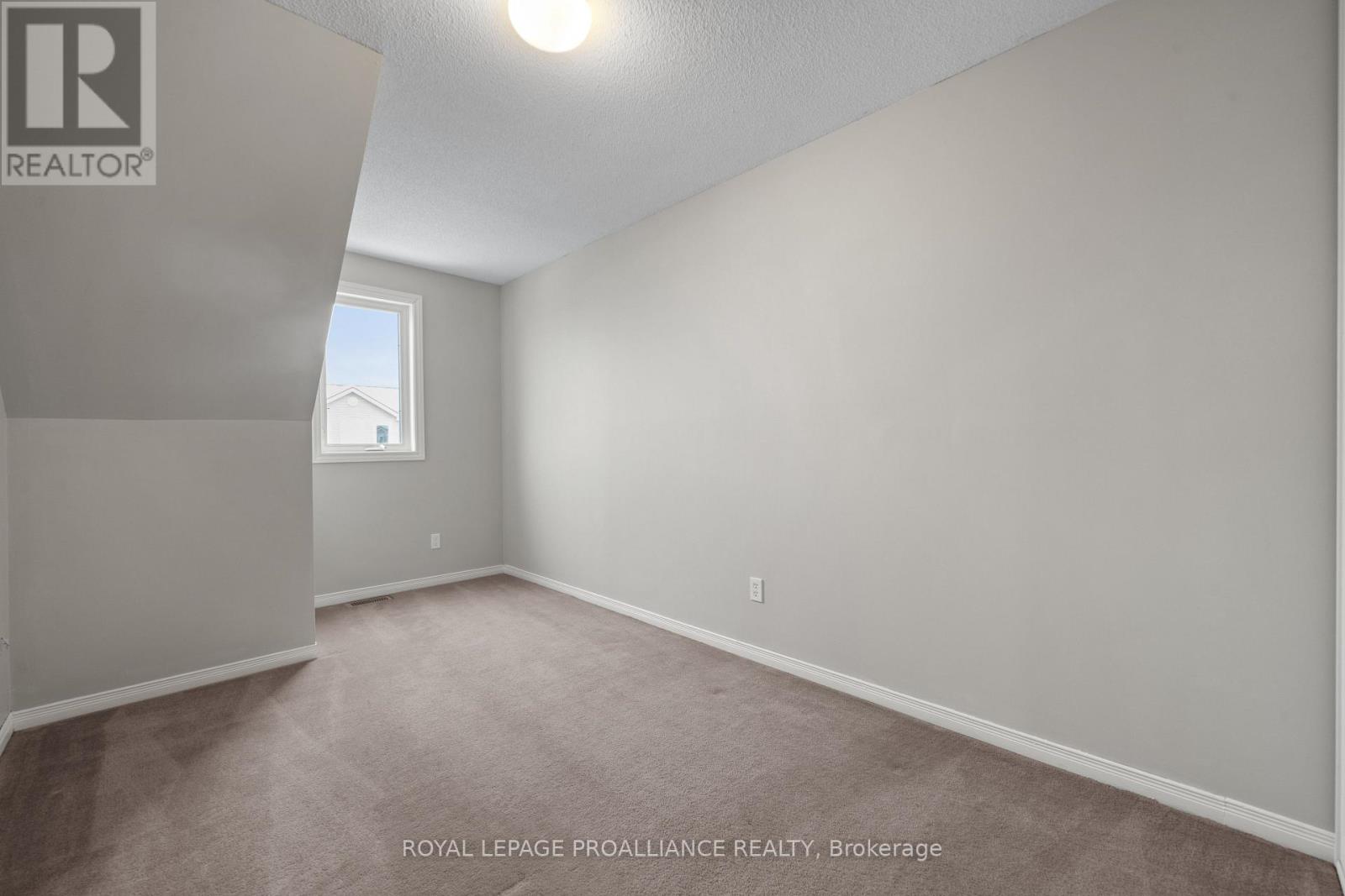 5 - 9 Progress Avenue, Belleville, Ontario  K8P 4Z3 - Photo 31 - X12638218