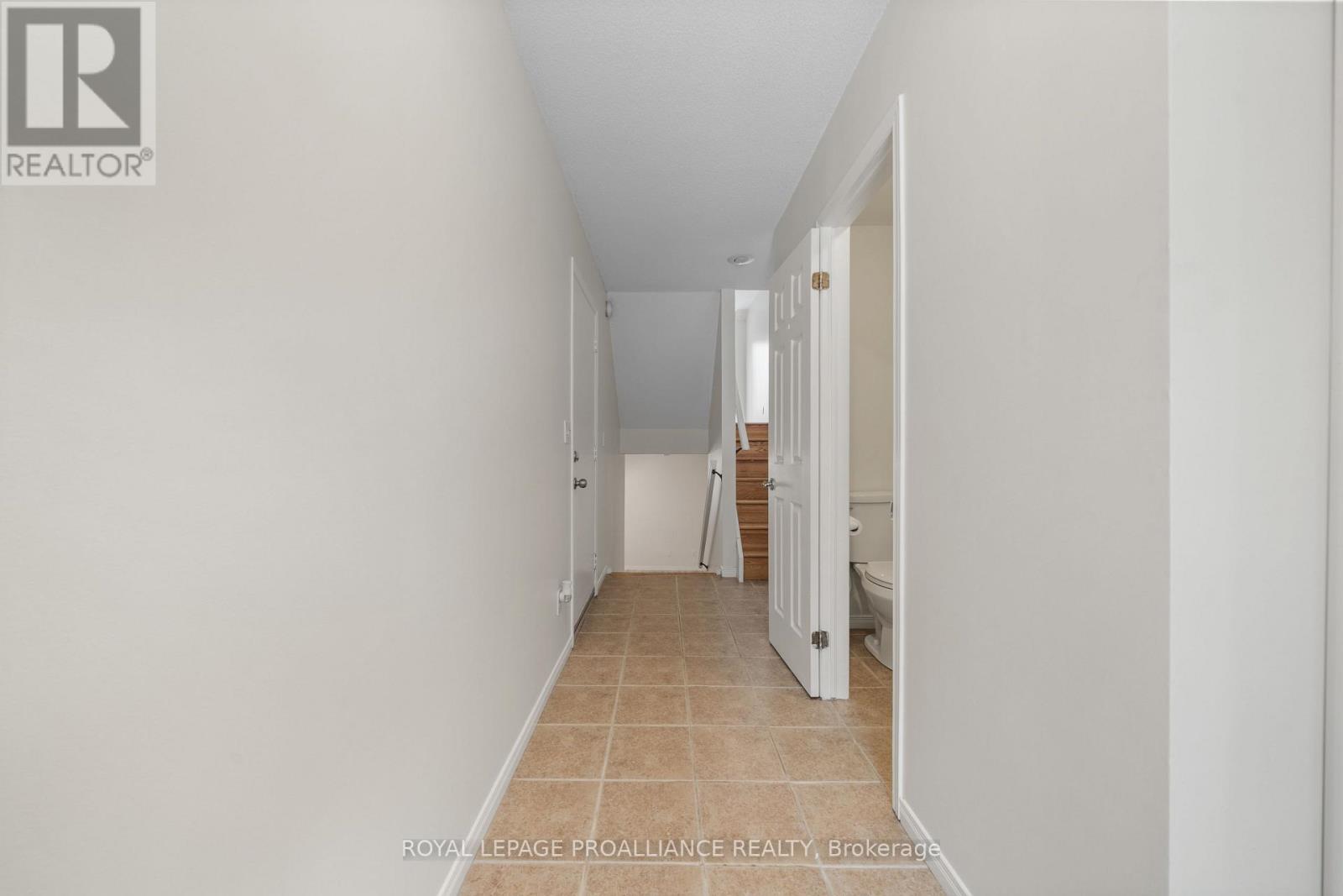 5 - 9 Progress Avenue, Belleville, Ontario  K8P 4Z3 - Photo 4 - X12638218