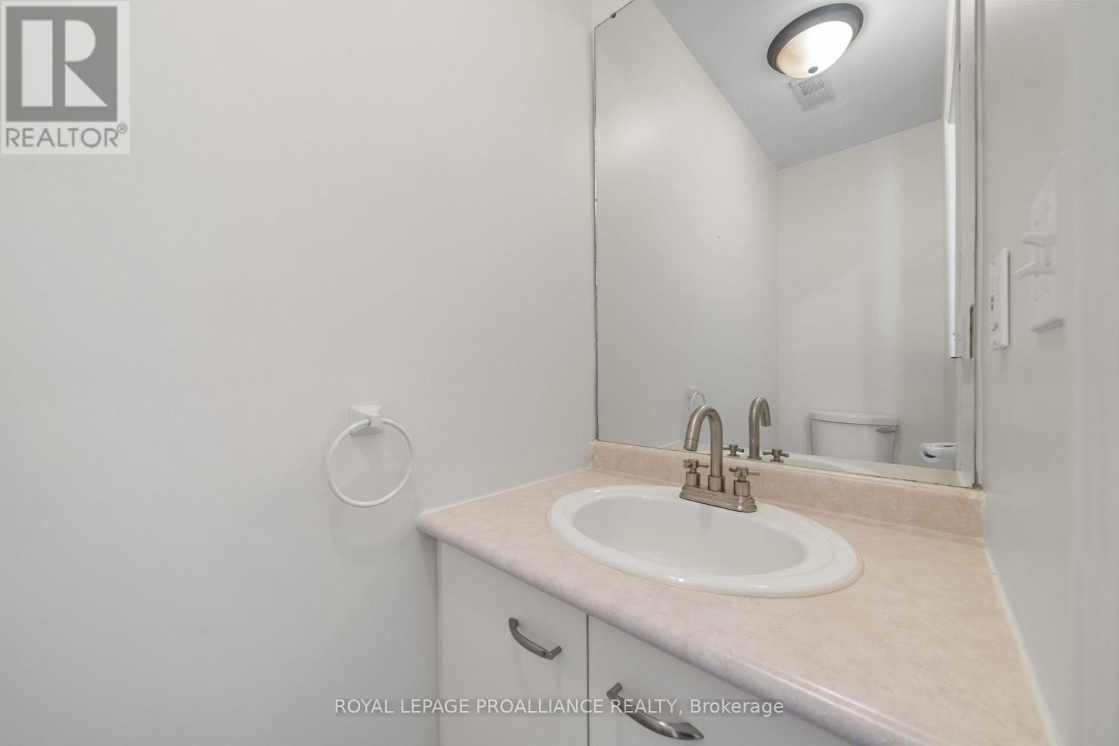 5 - 9 Progress Avenue, Belleville, Ontario  K8P 4Z3 - Photo 5 - X12638218