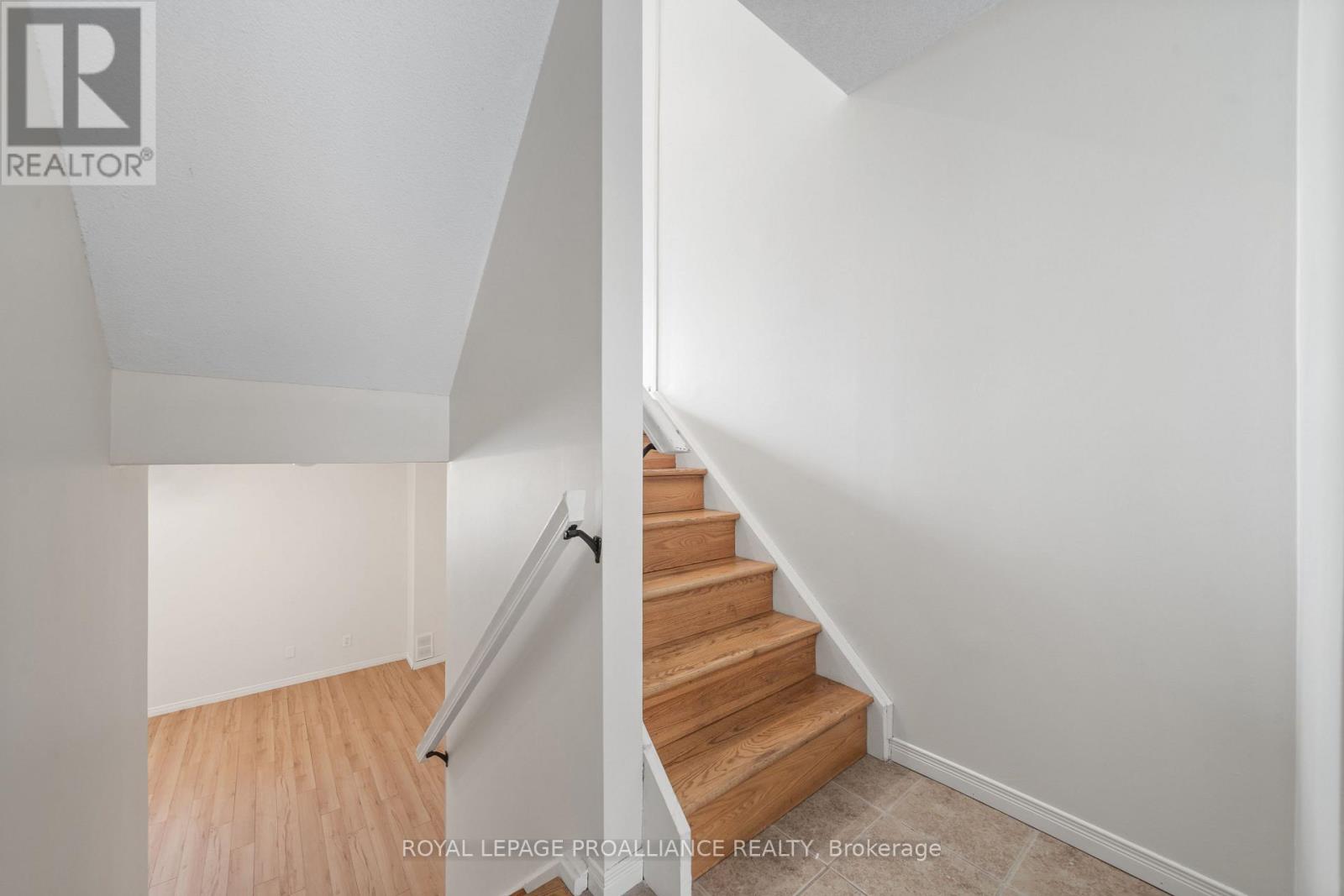 5 - 9 Progress Avenue, Belleville, Ontario  K8P 4Z3 - Photo 6 - X12638218