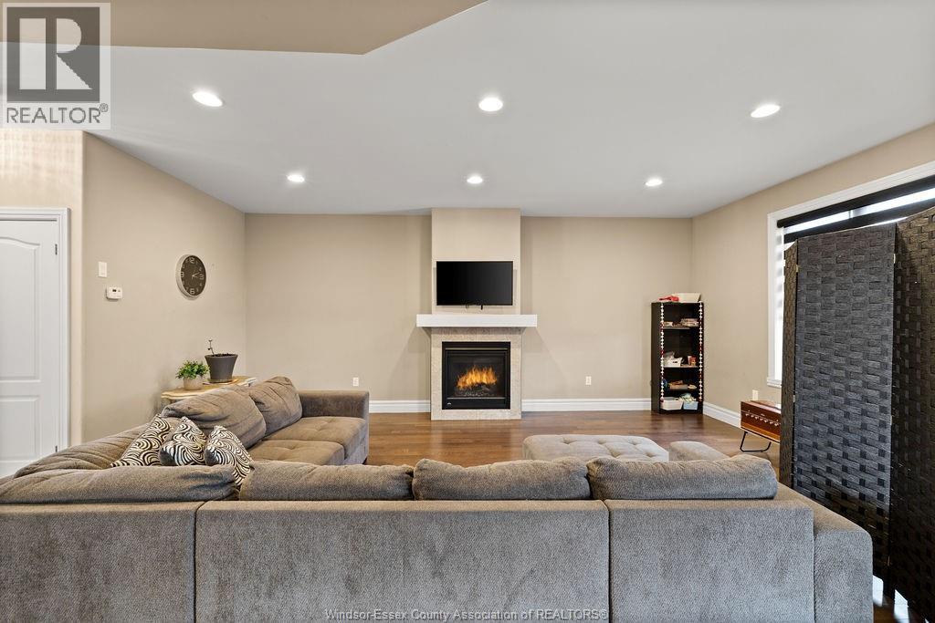 3000 Mcrobbie Crescent, Windsor, Ontario  N8R 0B1 - Photo 8 - 25031761