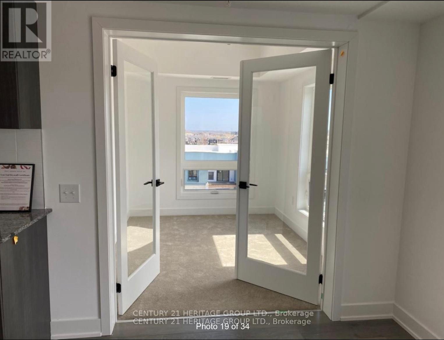 501 - 4 Spice Way, Barrie, Ontario  M9J 0M2 - Photo 8 - S12635406