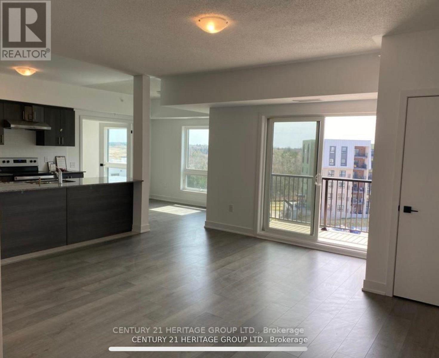 501 - 4 Spice Way, Barrie, Ontario  M9J 0M2 - Photo 2 - S12635406