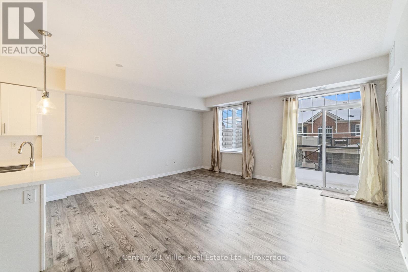 306 - 2326 Taunton Road, Oakville, Ontario  L6H 0L3 - Photo 7 - W12460010