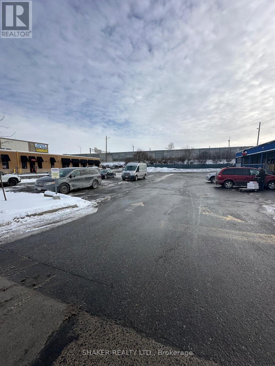 288 Catherine Street, Ottawa, Ontario  K1R 5T3 - Photo 4 - X12638212