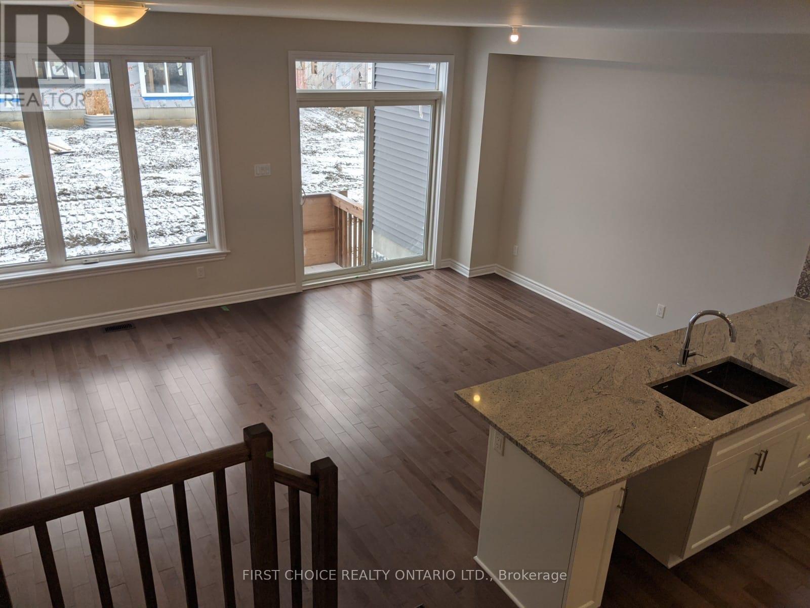 3961 Kelly Farm Drive, Ottawa, Ontario  K1T 0R7 - Photo 12 - X12638292