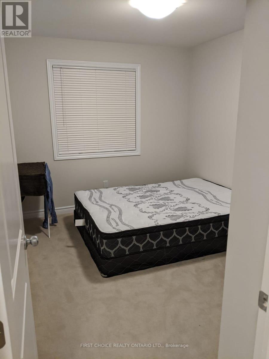 3961 Kelly Farm Drive, Ottawa, Ontario  K1T 0R7 - Photo 14 - X12638292