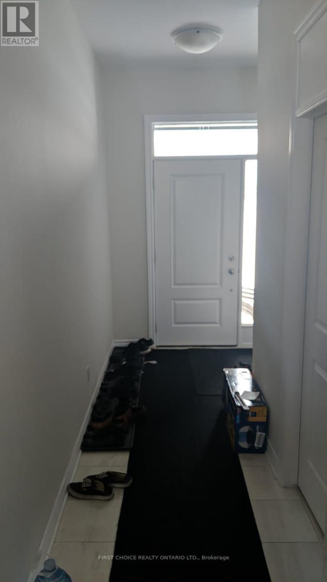 3961 Kelly Farm Drive, Ottawa, Ontario  K1T 0R7 - Photo 3 - X12638292