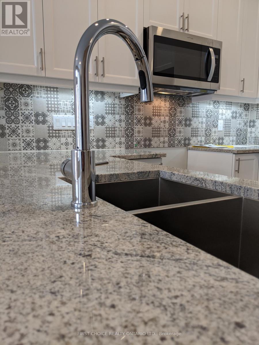 3961 Kelly Farm Drive, Ottawa, Ontario  K1T 0R7 - Photo 6 - X12638292