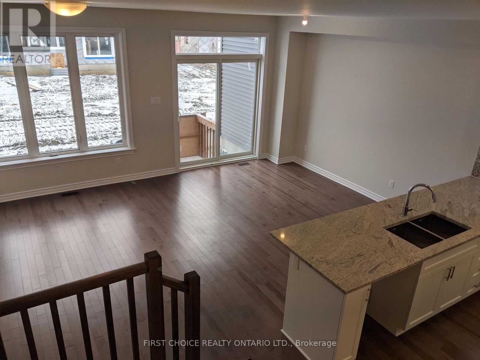 3961 Kelly Farm Drive, Ottawa, Ontario  K1T 0R7 - Photo 7 - X12638292