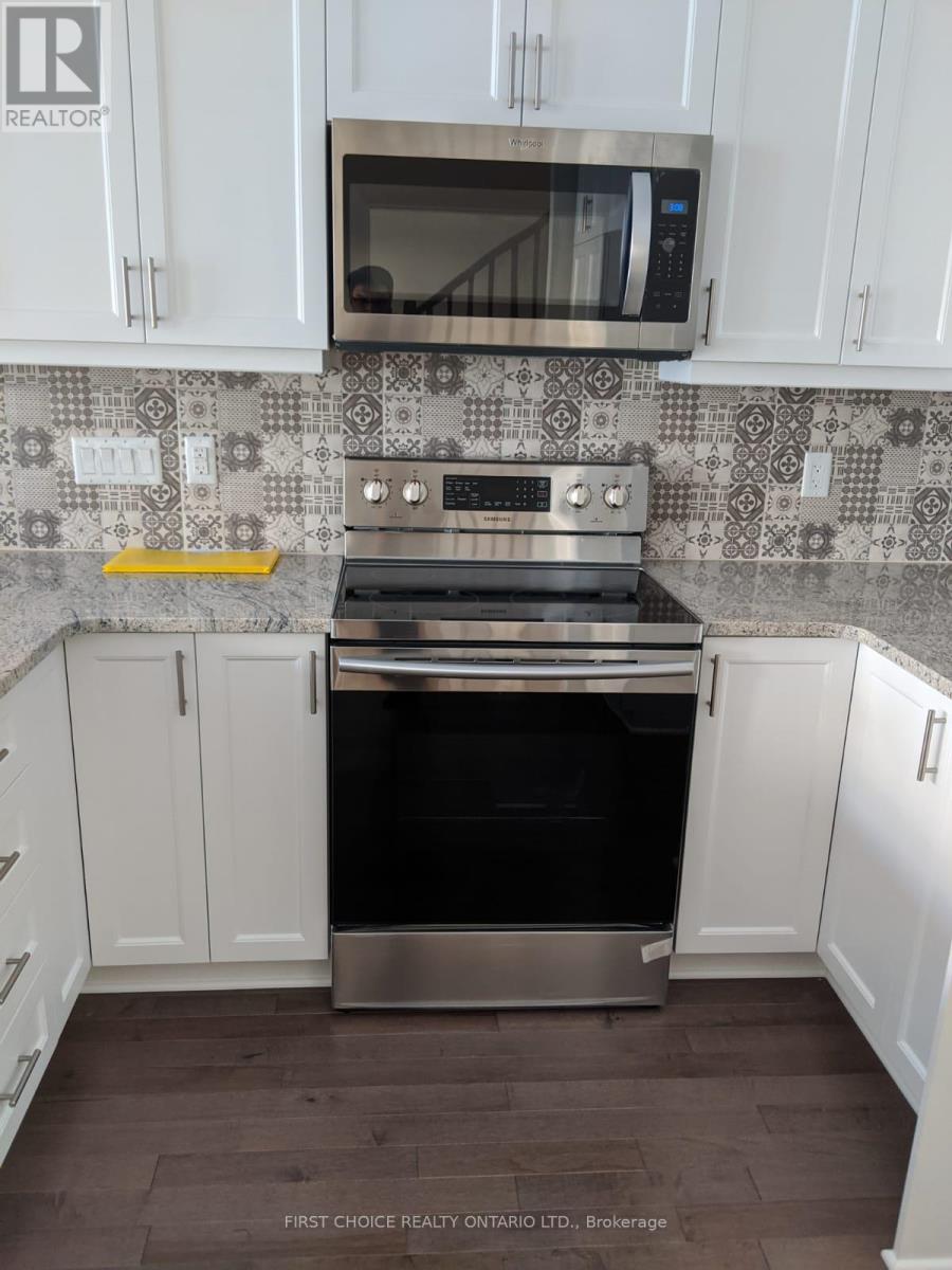 3961 Kelly Farm Drive, Ottawa, Ontario  K1T 0R7 - Photo 8 - X12638292