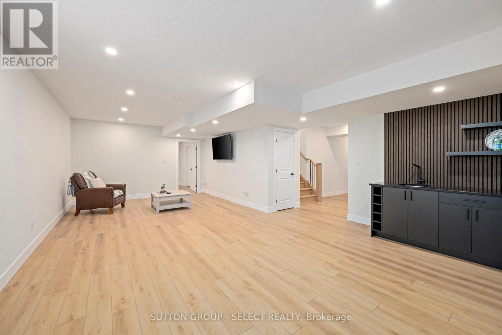 50 Royal Crescent, Southwold, Ontario  N5P 0G5 - Photo 37 - X12638240