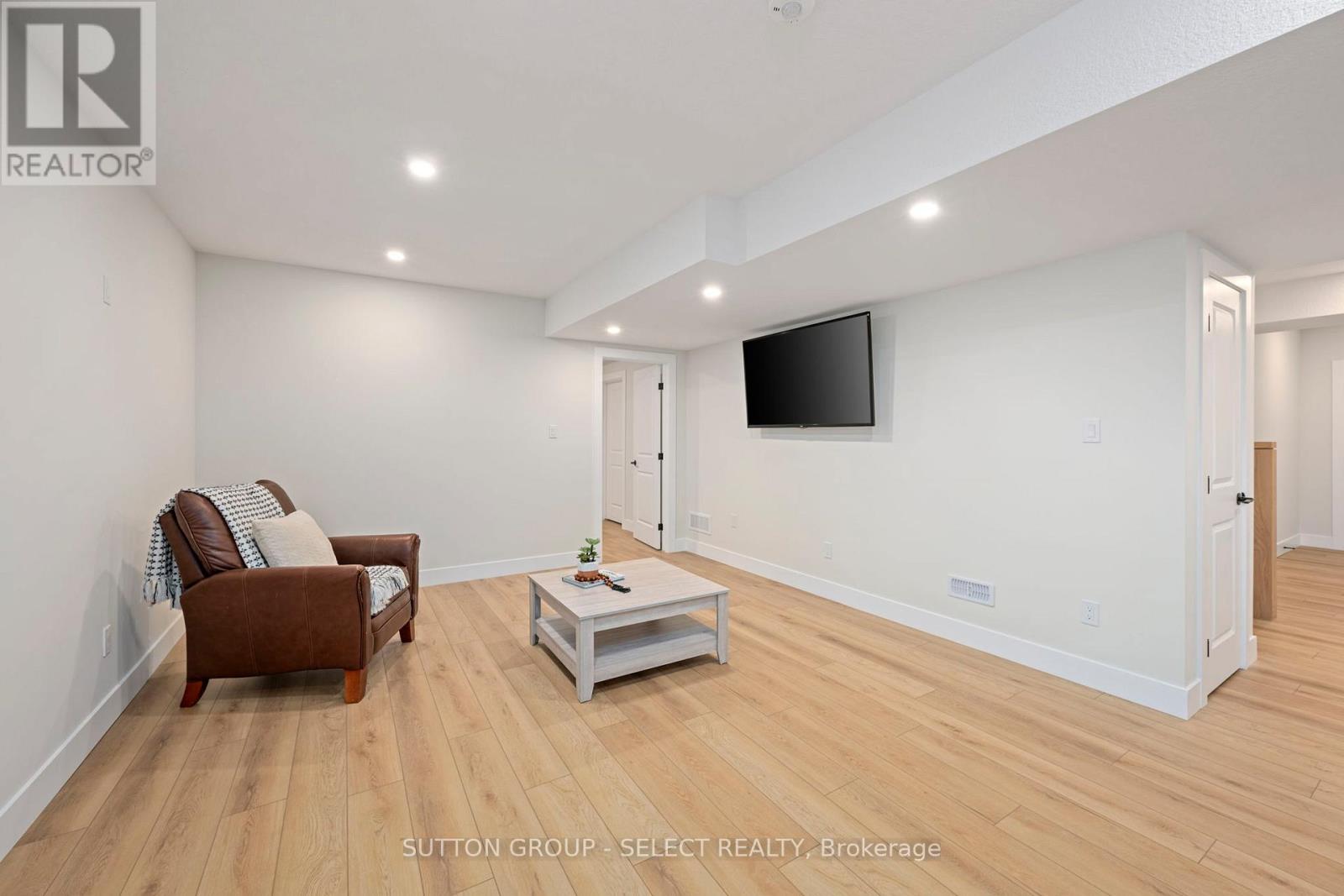 50 Royal Crescent, Southwold, Ontario  N5P 0G5 - Photo 38 - X12638240