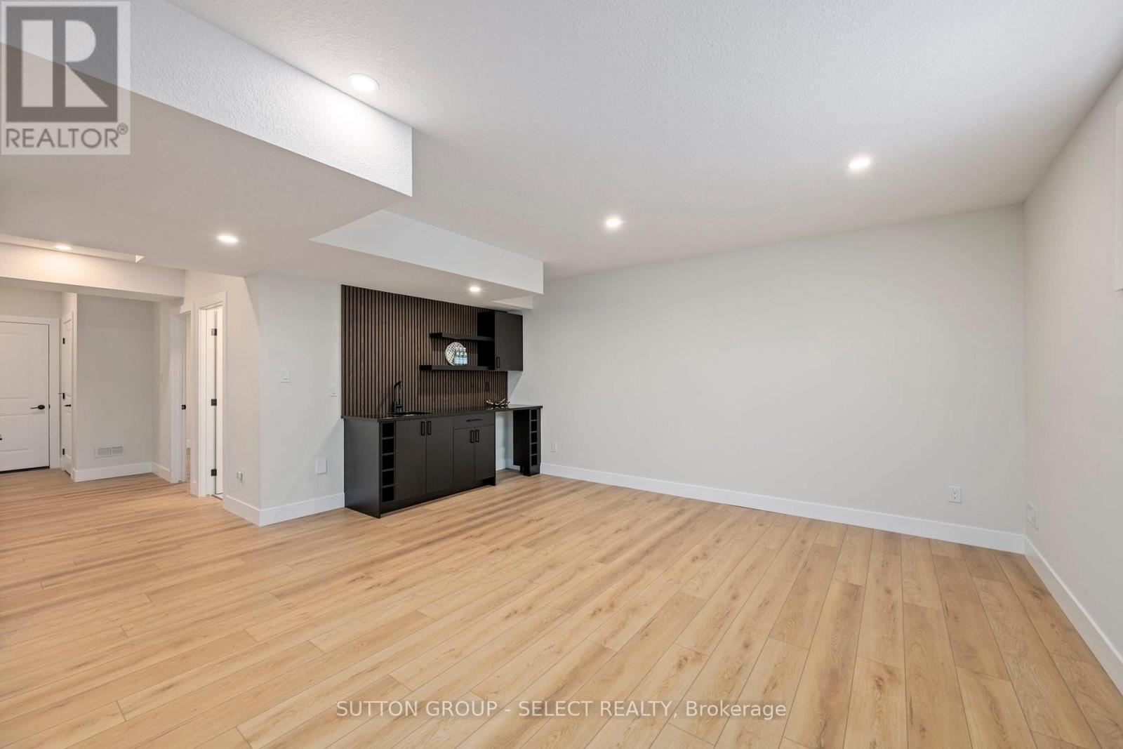 50 Royal Crescent, Southwold, Ontario  N5P 0G5 - Photo 39 - X12638240