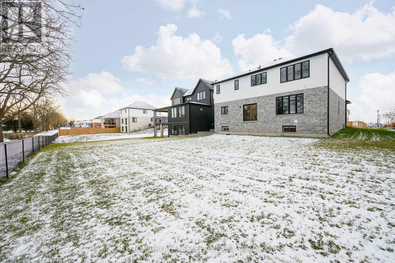 50 Royal Crescent, Southwold, Ontario  N5P 0G5 - Photo 49 - X12638240