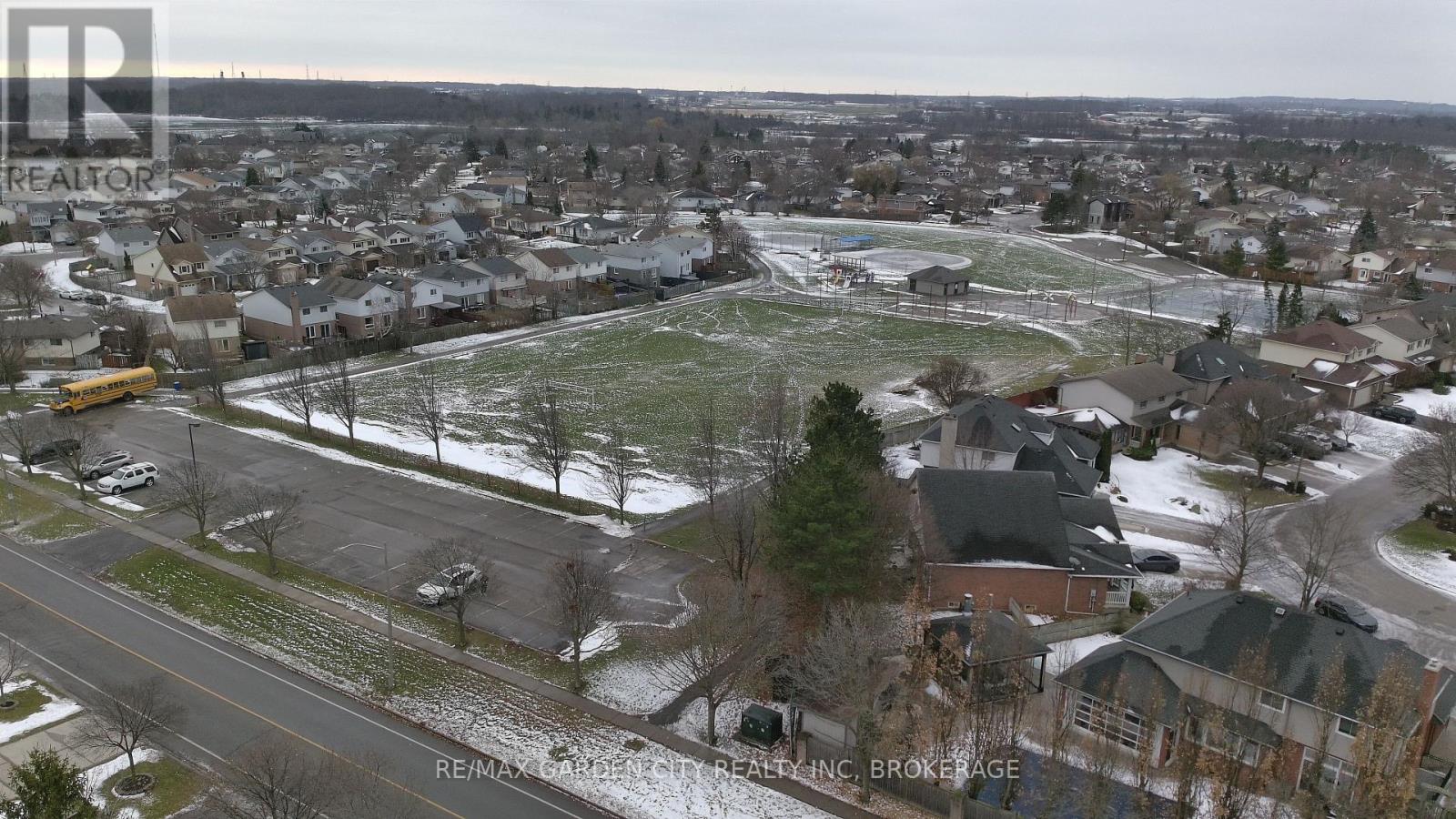 218 Confederation Avenue, Thorold (Confederation Heights), Ontario  L2V 5A2 - Photo 40 - X12635956