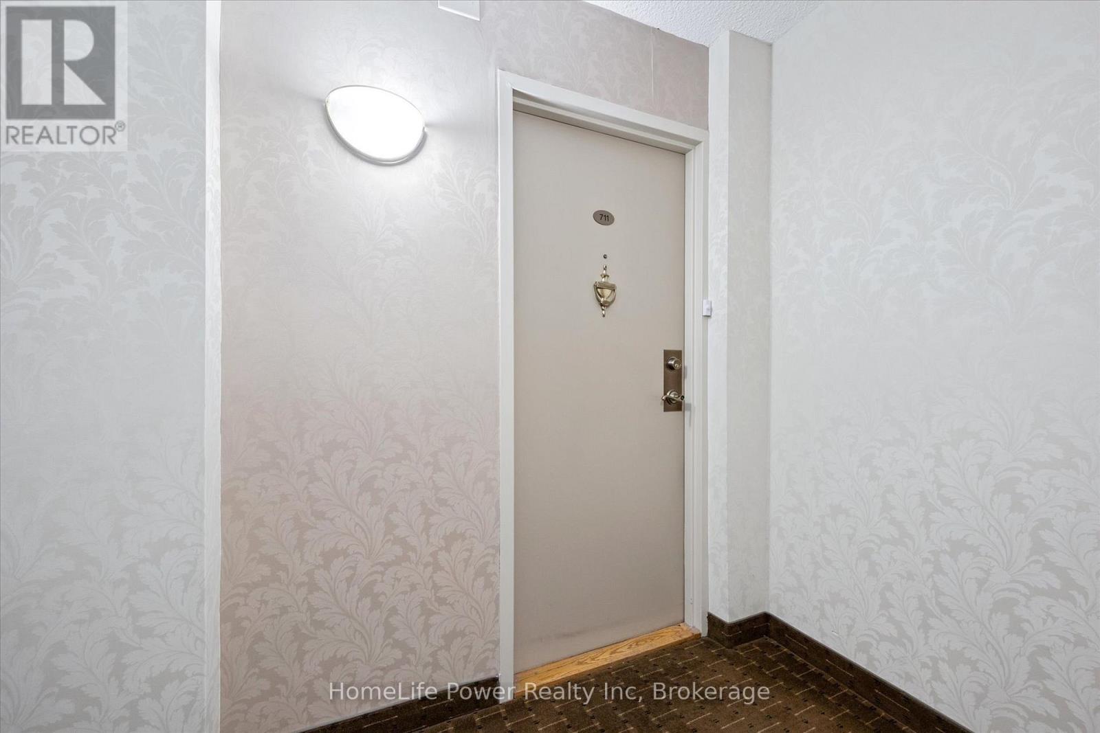 711 - 19 Woodlawn Road E, Guelph, Ontario  N1H 7B1 - Photo 3 - X12533388