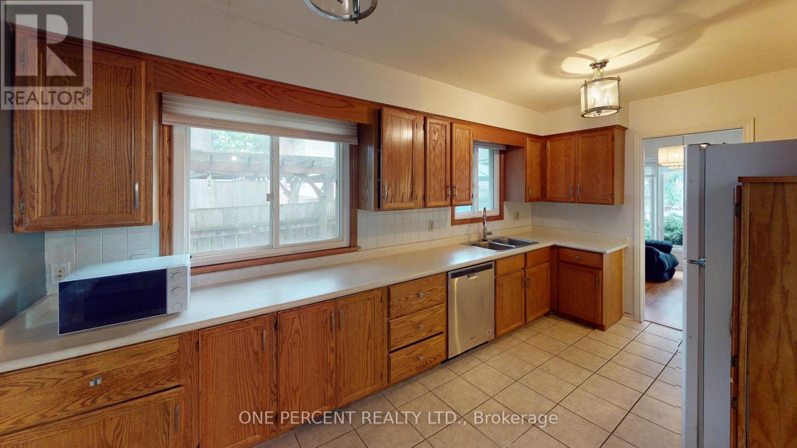 7428 Petrullo Court, Niagara Falls, Ontario  L2H 2K4 - Photo 7 - X12535300