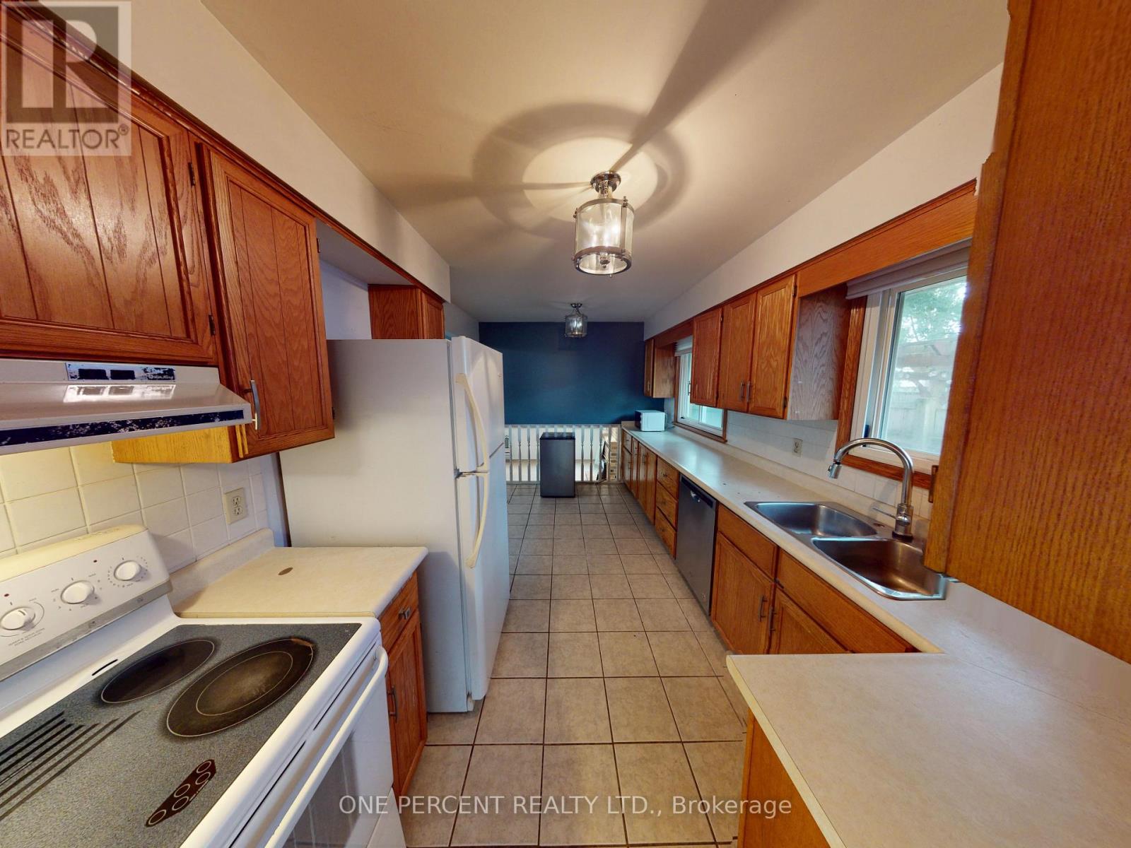 7428 Petrullo Court, Niagara Falls, Ontario  L2H 2K4 - Photo 8 - X12535300