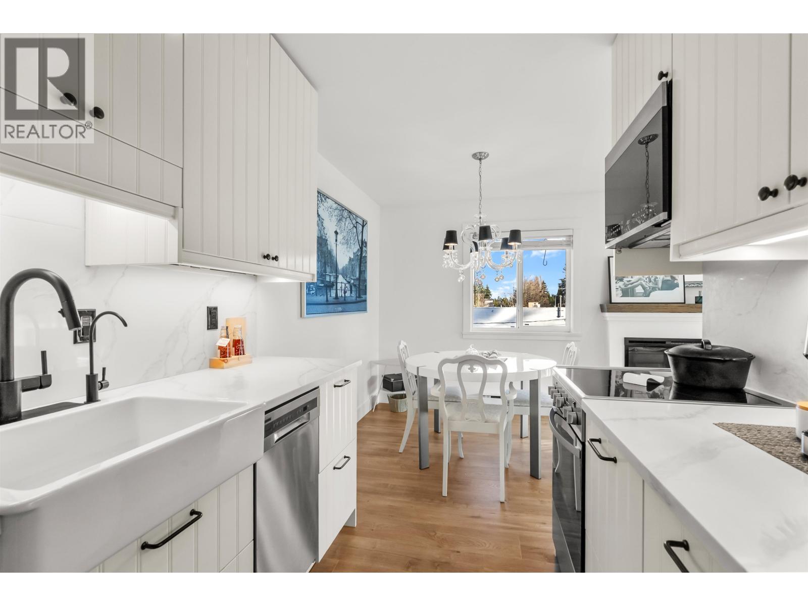 204 5553 16 AVENUE, Tsawwassen, British Columbia