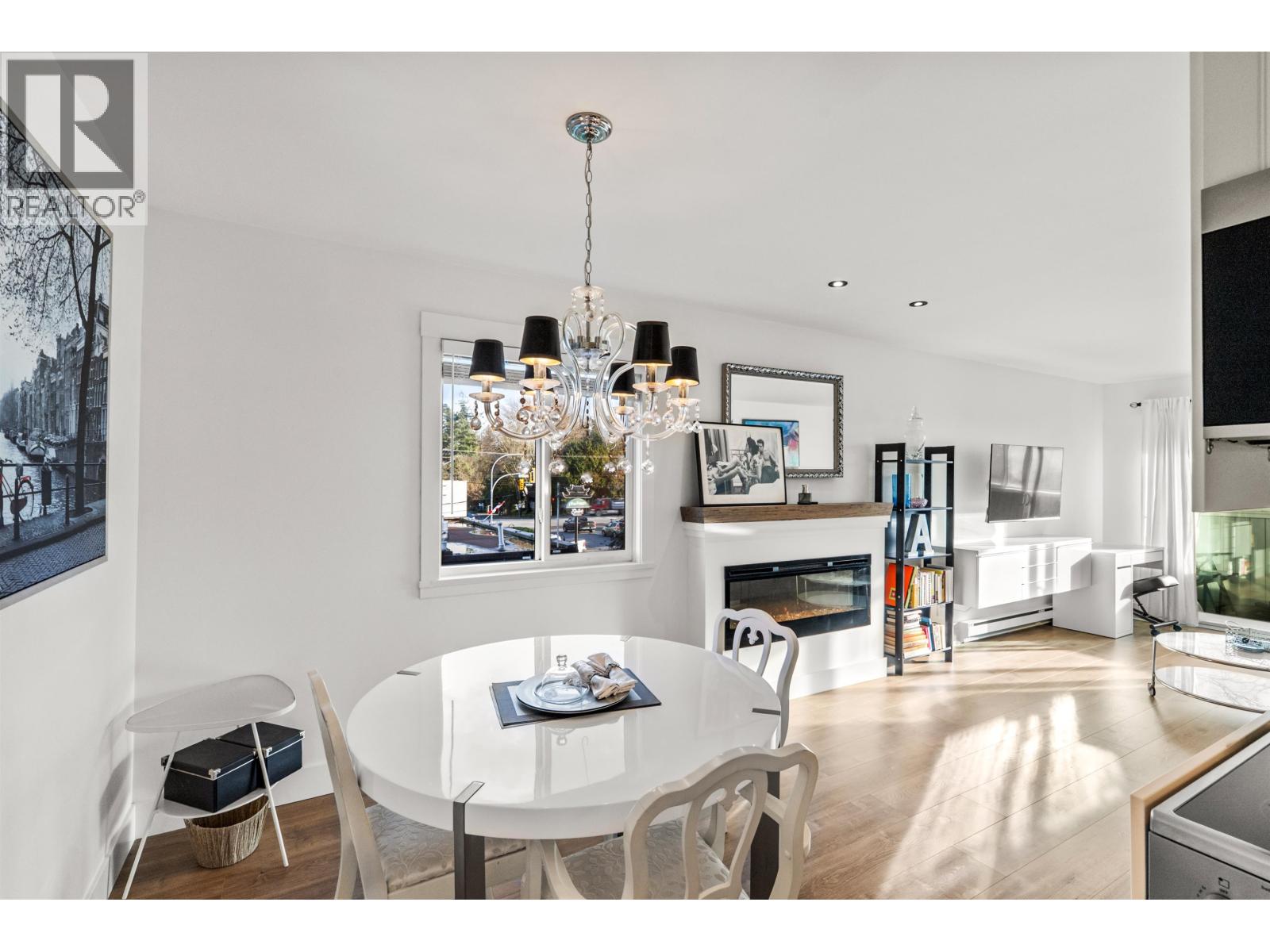 204 5553 16 Avenue, Tsawwassen, British Columbia  V4M 2H7 - Photo 2 - R3074259