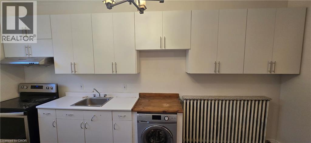 183 S Ottawa Street S, Kitchener, Ontario  N2G 3T3 - Photo 3 - 40794275