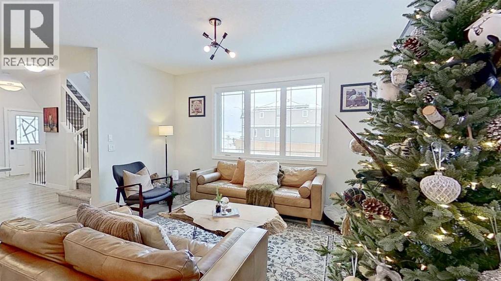 184 Emberside Place, Cochrane, Alberta  T4C 3B1 - Photo 9 - A2274583