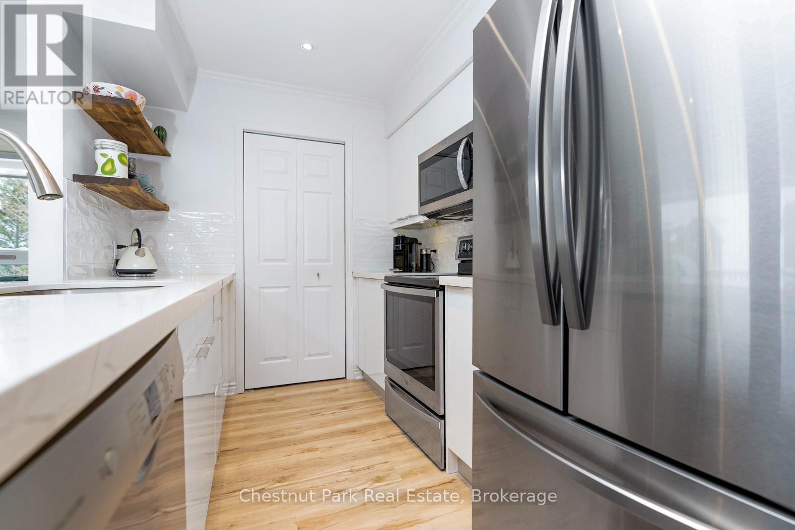 679 Johnston Park Avenue, Collingwood, Ontario L9Y 5C7 - Photo 11 - S12638208