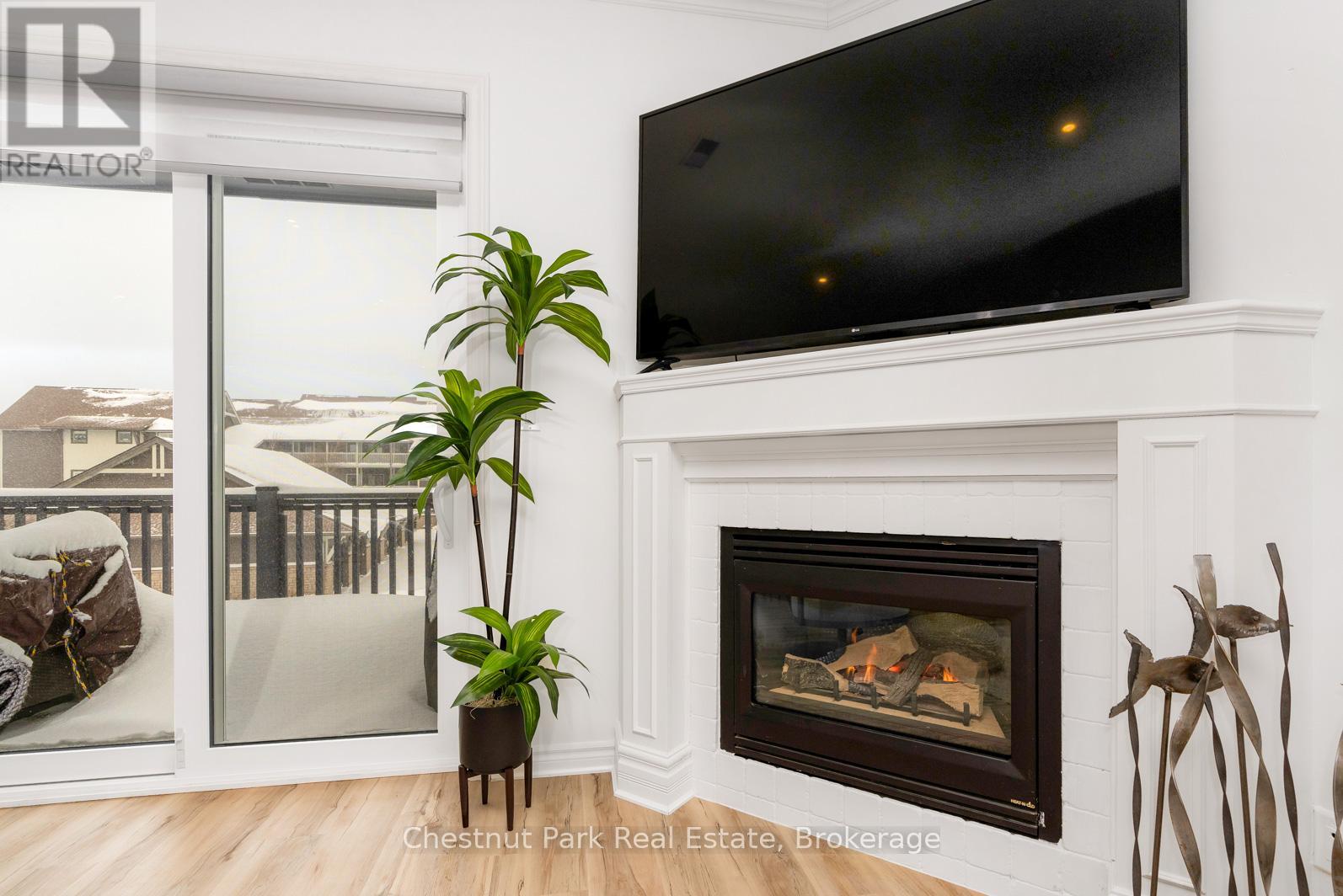 679 Johnston Park Avenue, Collingwood, Ontario L9Y 5C7 - Photo 4 - S12638208