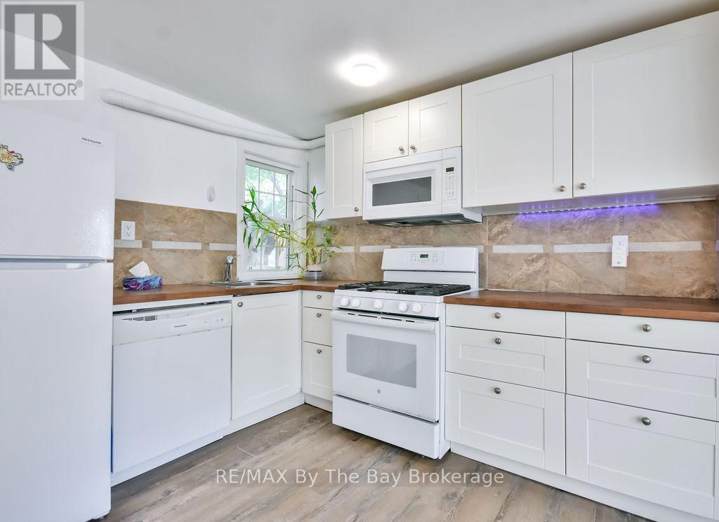 1 - 1067 Mosley Street, Wasaga Beach, Ontario L9Z 2G7 - Photo 10 - S12638350