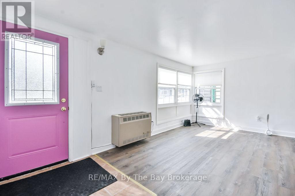 1 - 1067 Mosley Street, Wasaga Beach, Ontario L9Z 2G7 - Photo 5 - S12638350