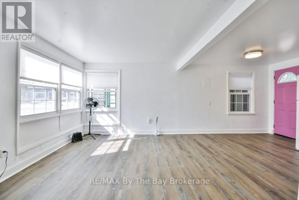 1 - 1067 Mosley Street, Wasaga Beach, Ontario L9Z 2G7 - Photo 6 - S12638350