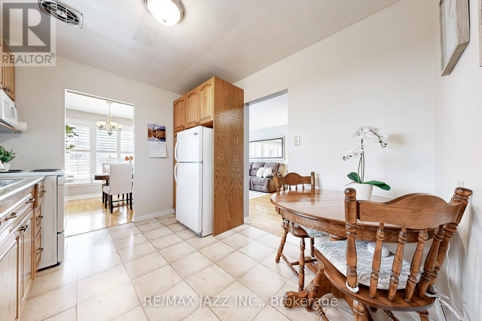 807 Annes Street, Whitby, Ontario  L1N 5K6 - Photo 17 - E12636588