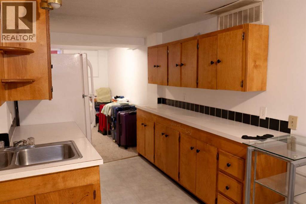 1614 5a Avenue N, Lethbridge, Alberta  T1H 0P4 - Photo 13 - A2256796