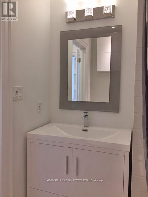 1 - 734 St Clair Avenue W, Toronto, Ontario  M6E 3H3 - Photo 11 - C12638300