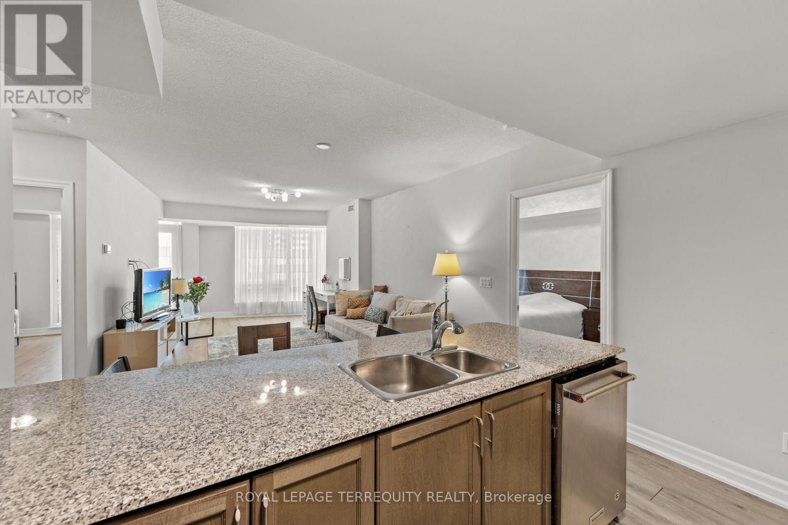 1410 - 8 Scollard Street, Toronto, Ontario  M5R 1M2 - Photo 9 - C12638306