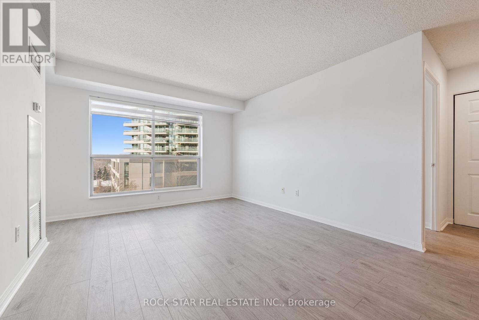 508 - 23 Lorraine Drive, Toronto, Ontario  M2N 6Z6 - Photo 9 - C12638324