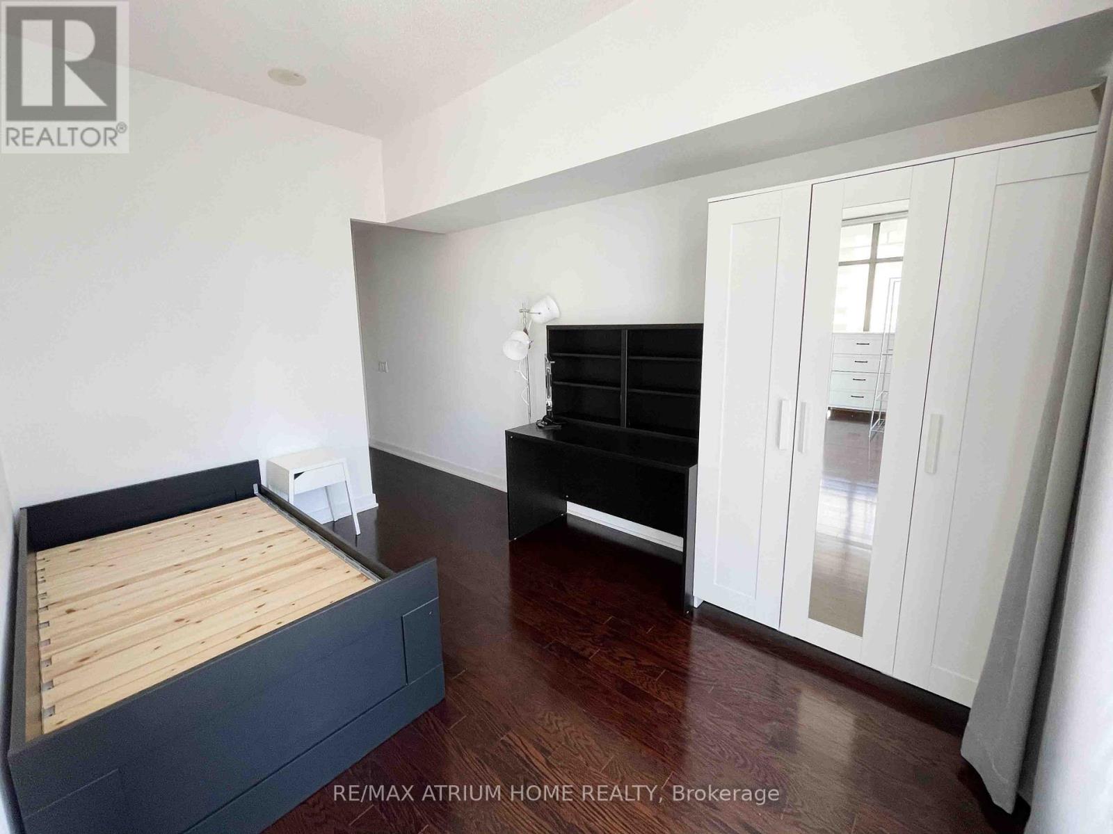 1109 - 33 Charles Street E, Toronto, Ontario  M4Y 0A2 - Photo 3 - C12638386