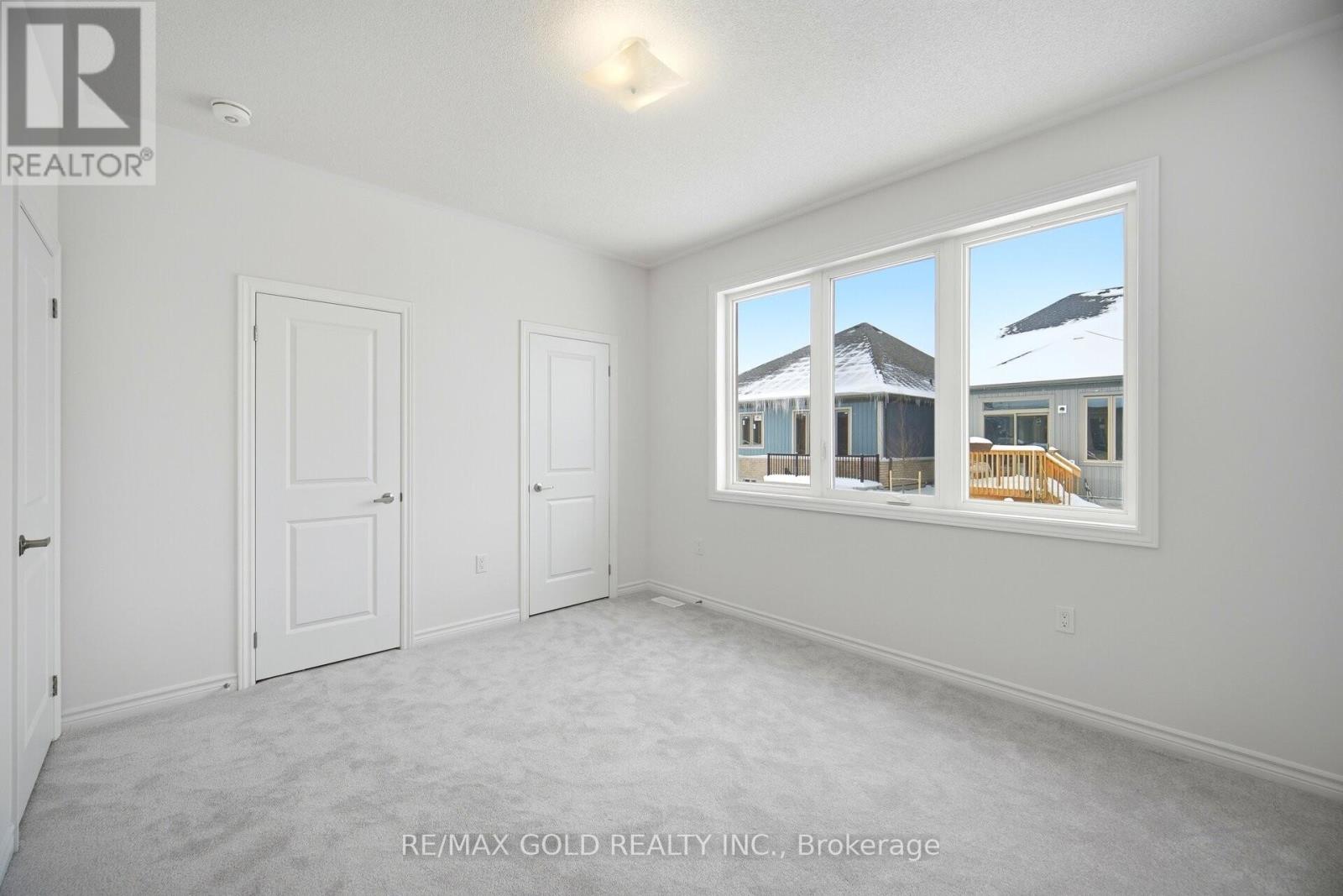 251 Wilcox Drive, Clearview, Ontario  L0M 1S0 - Photo 10 - S12632252