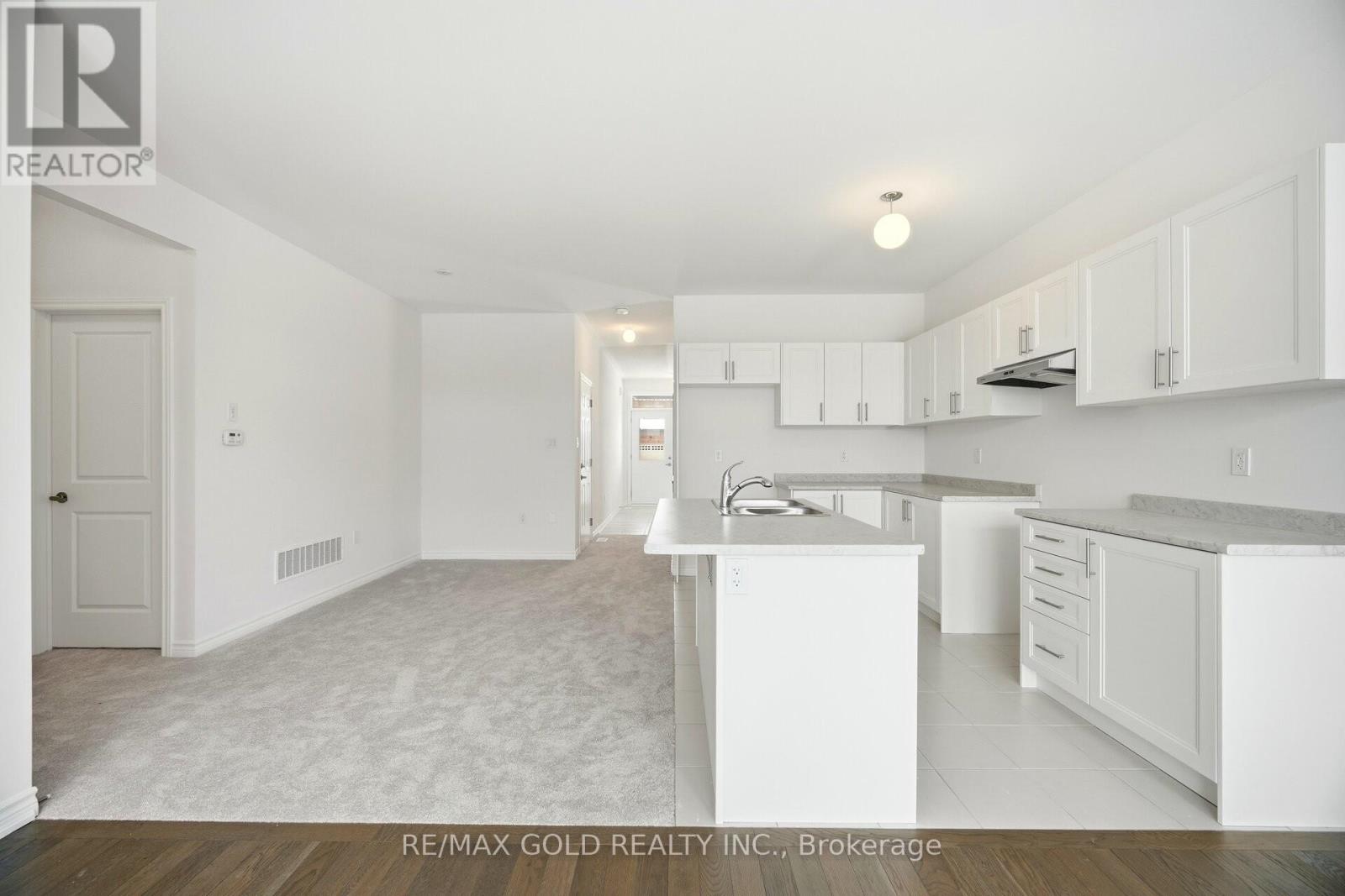 251 Wilcox Drive, Clearview, Ontario  L0M 1S0 - Photo 3 - S12632252