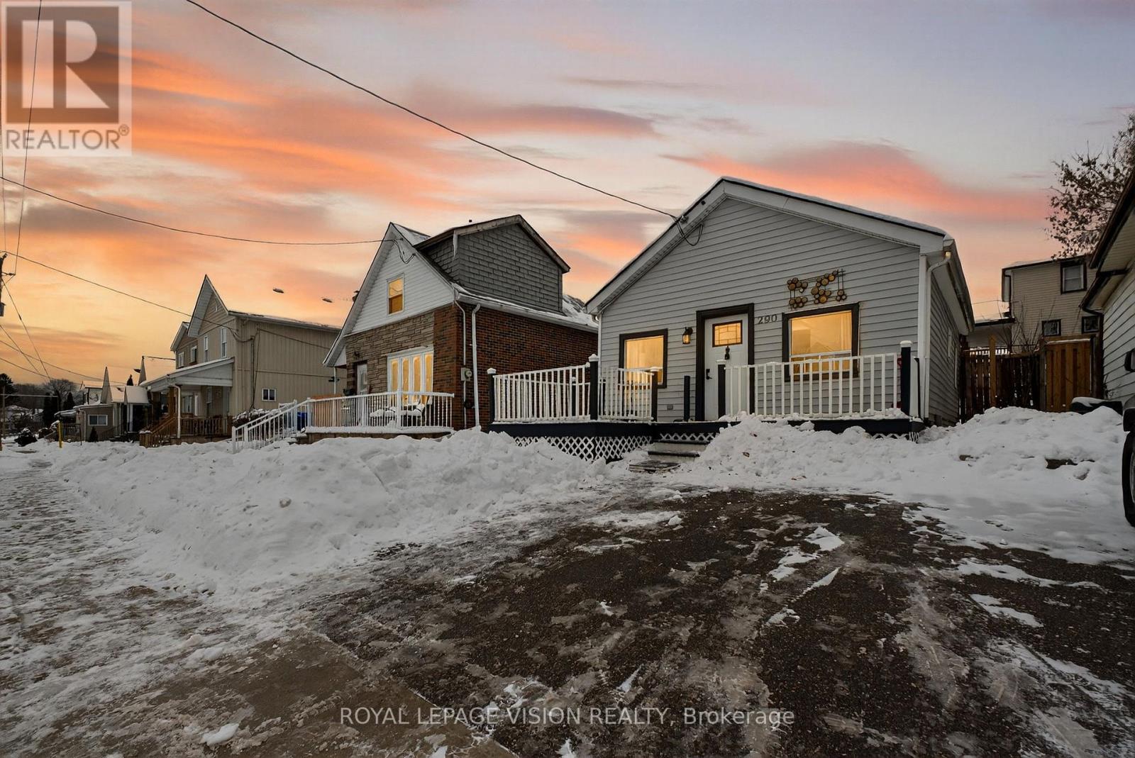 290 Nassau Street, Oshawa, Ontario  L1J 4A8 - Photo 2 - E12638388